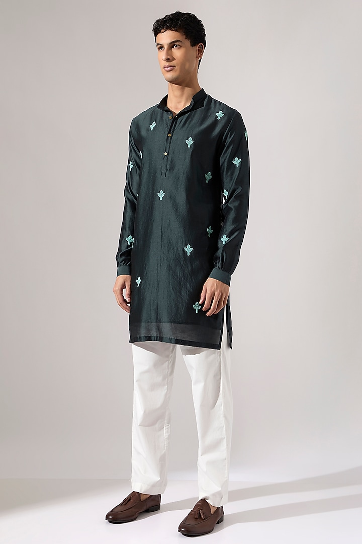 Forest Green Chanderi Hand Embroidered Kurta Set by Son Of A Noble SNOB Men at Pernia's Pop Up Shop