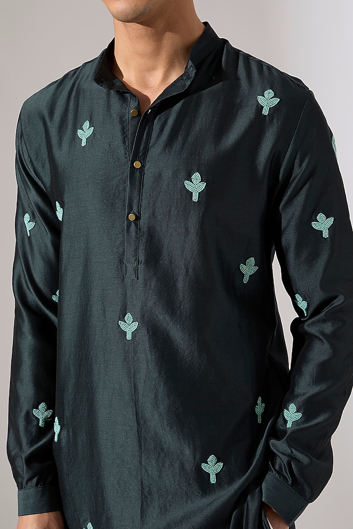 Forest Green Chanderi Hand Embroidered Kurta Set by Son Of A Noble SNOB Men at Pernia's Pop Up Shop
