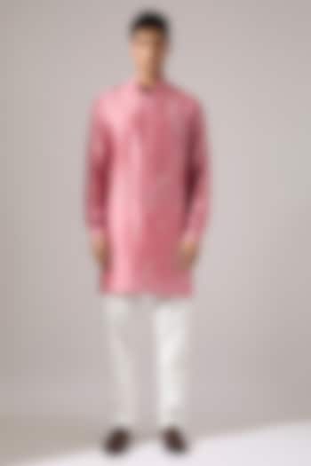 Pink Chanderi Hand Embroidered Kurta Set by Son Of A Noble SNOB Men at Pernia's Pop Up Shop
