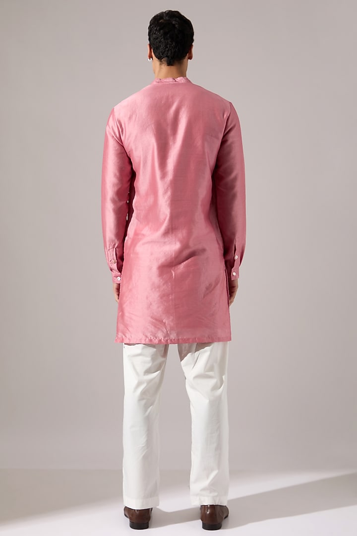 Pink Chanderi Hand Embroidered Kurta Set by Son Of A Noble SNOB Men at Pernia's Pop Up Shop