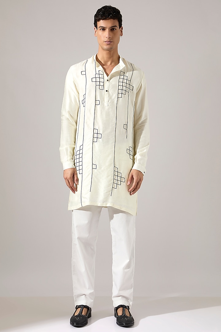 Off-White Raw Silk Hand Embroidered Kurta Set by Son Of A Noble SNOB Men at Pernia's Pop Up Shop