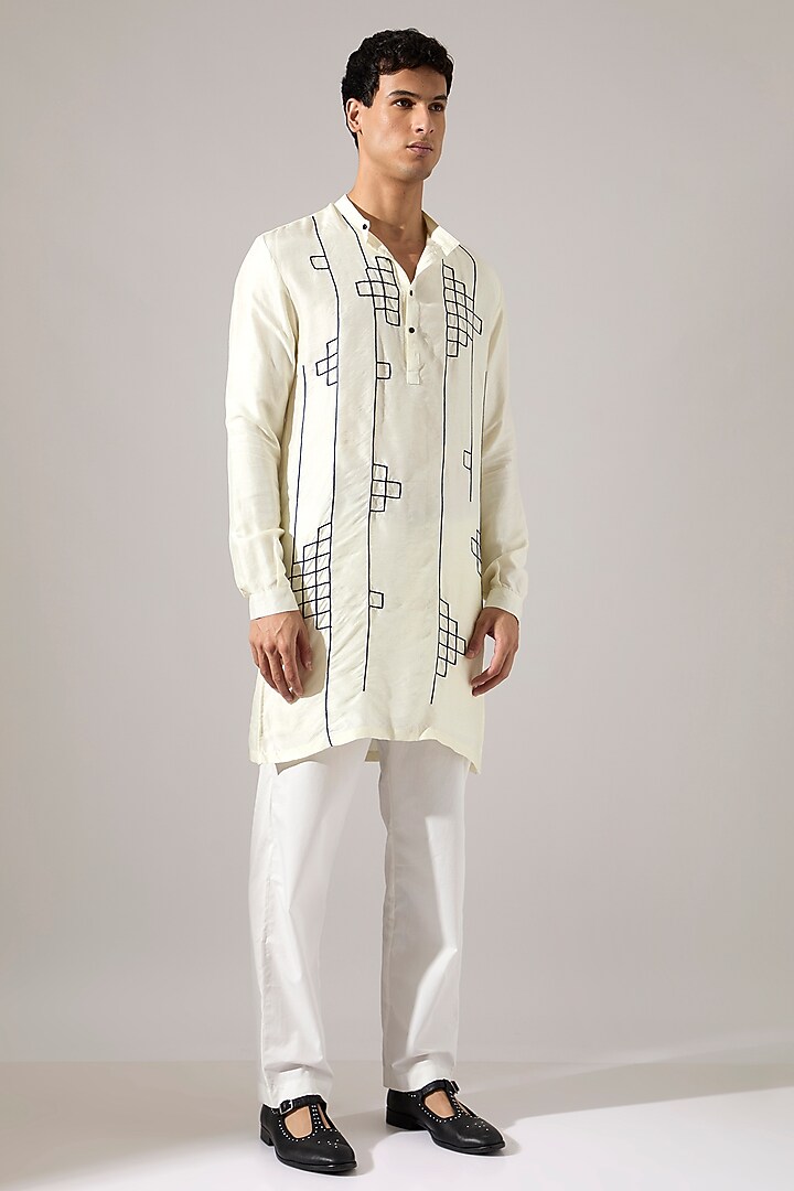 Off-White Raw Silk Hand Embroidered Kurta Set by Son Of A Noble SNOB Men at Pernia's Pop Up Shop