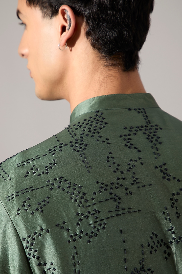 Sage Chanderi Hand Embroidered Kurta Set by Son Of A Noble SNOB Men at Pernia's Pop Up Shop