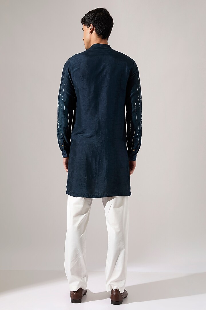 Navy Blue Raw Silk Hand Embroidered Kurta Set by Son Of A Noble SNOB Men at Pernia's Pop Up Shop