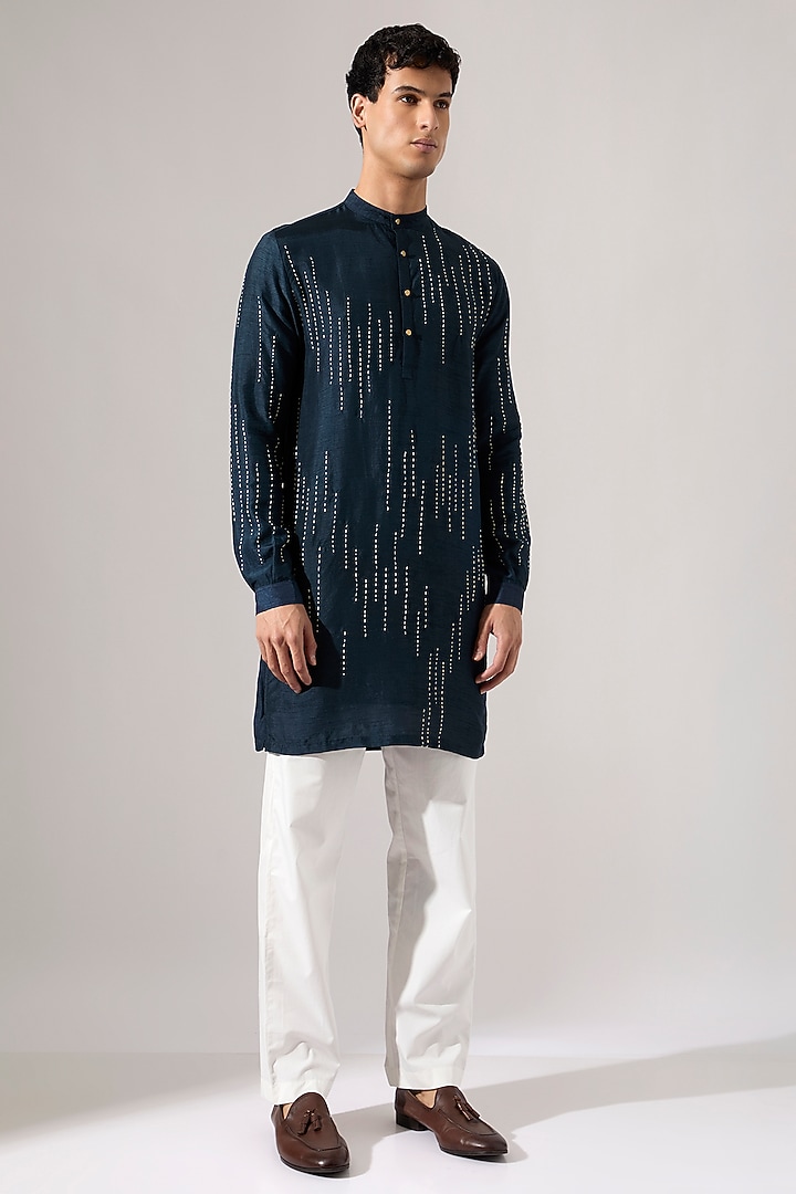 Navy Blue Raw Silk Hand Embroidered Kurta Set by Son Of A Noble SNOB Men at Pernia's Pop Up Shop