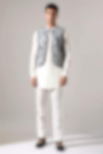 Grey Cotton & Linen Quilted Bundi Jacket Set by Son Of A Noble SNOB Men at Pernia's Pop Up Shop