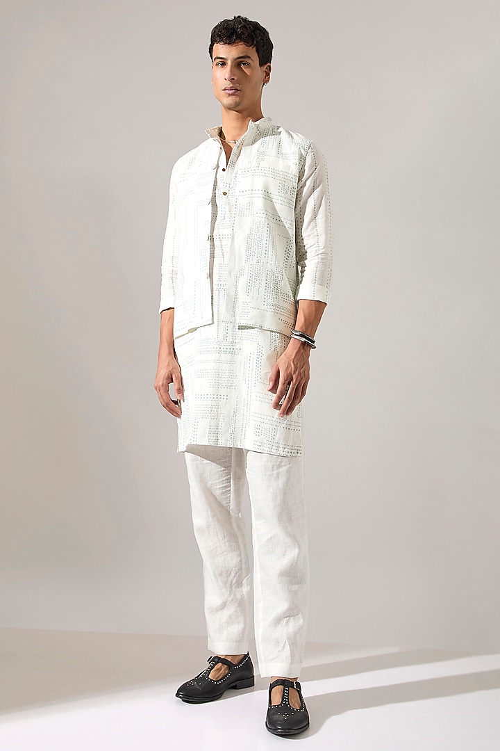 White Linen Embroidered Bundi Jacket Set by Son Of A Noble SNOB Men at Pernia's Pop Up Shop