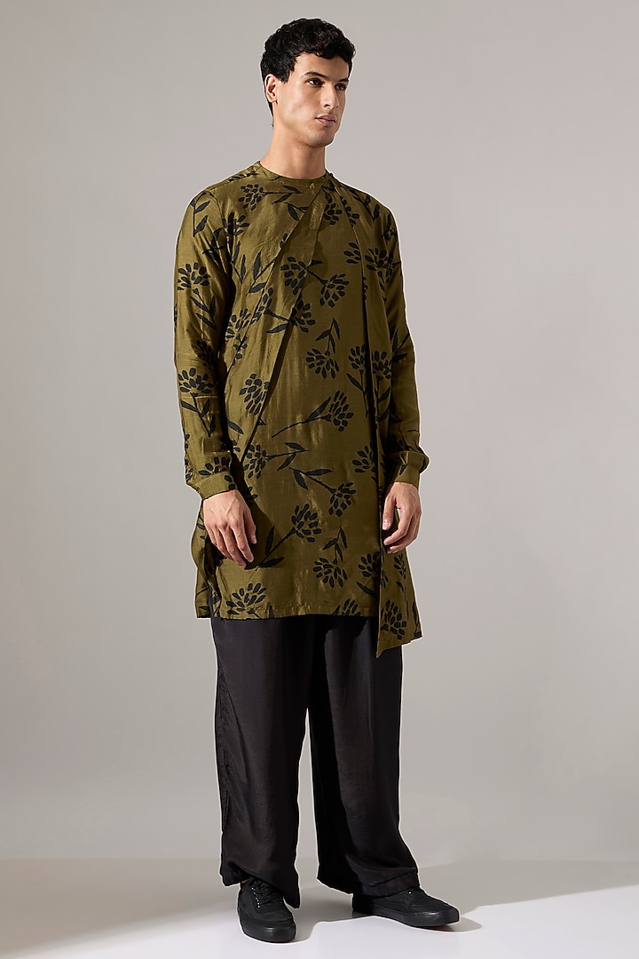 Olive Modal Kurta Set by Son Of A Noble SNOB Men at Pernia's Pop Up Shop