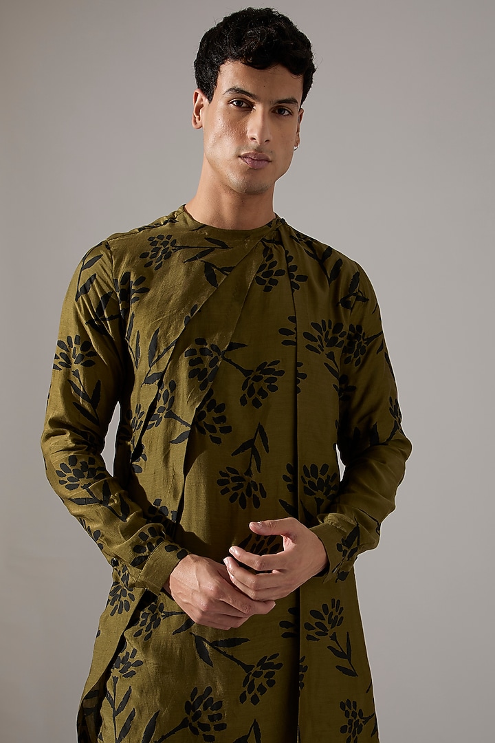 Olive Modal Kurta Set by Son Of A Noble SNOB Men at Pernia's Pop Up Shop
