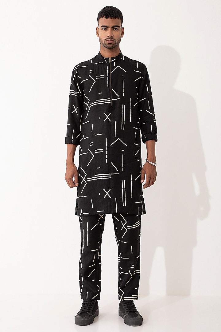 Black Linen Printed Kurta Set by Son Of A Noble SNOB Men