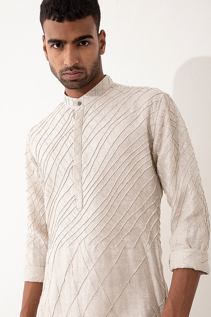 Ivory Linen Solid Kurta Set by Son Of A Noble SNOB Men at Pernia's Pop Up Shop