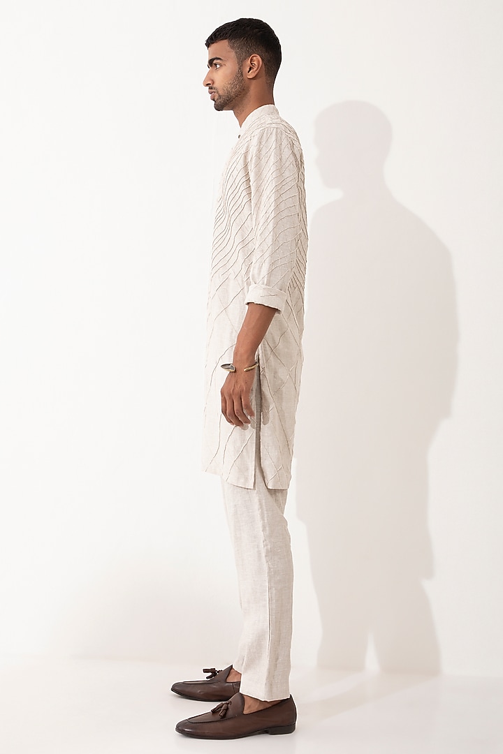 Ivory Linen Solid Kurta Set by Son Of A Noble SNOB Men at Pernia's Pop Up Shop