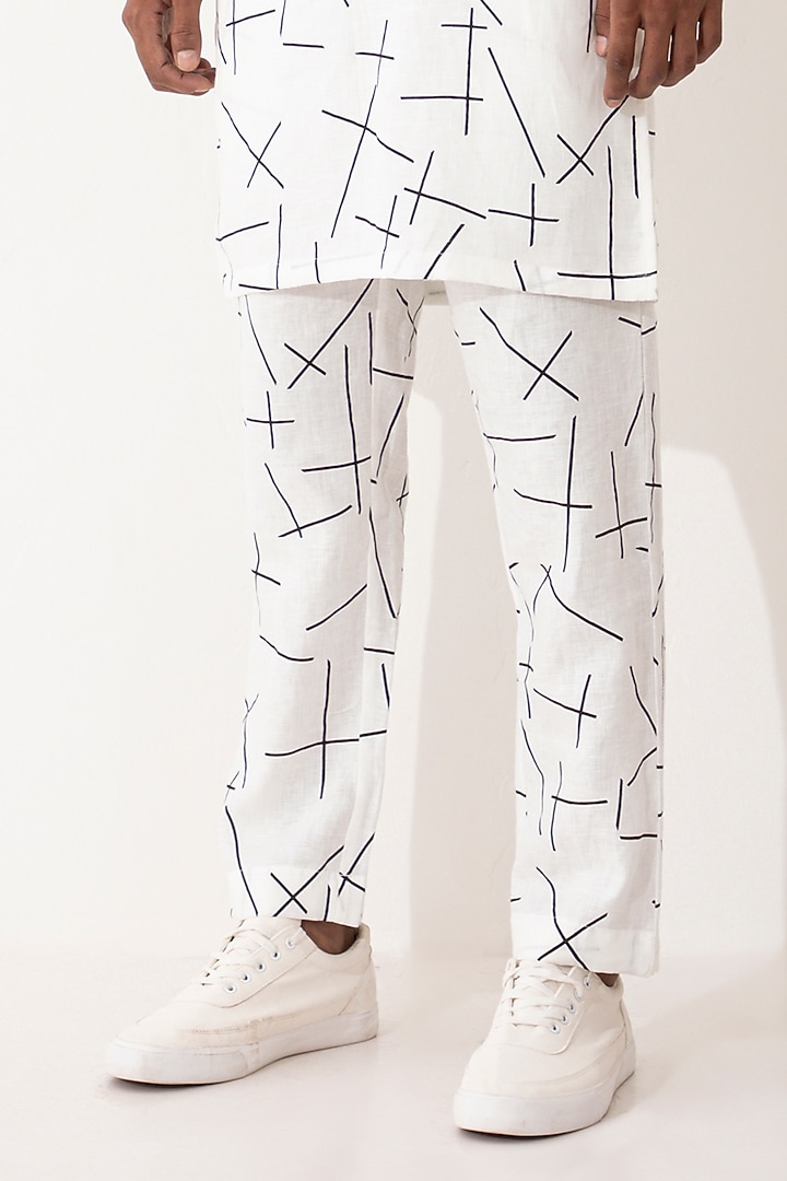 White Linen Printed Kurta Set by Son Of A Noble SNOB Men at Pernia's Pop Up Shop