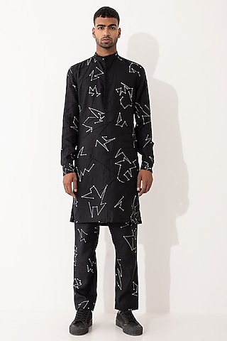 Black Linen Printed Kurta Set by Son Of A Noble SNOB Men