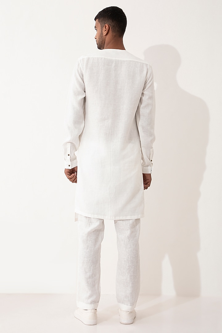 White Linen Paneled Kurta Set by Son Of A Noble SNOB Men at Pernia's Pop Up Shop