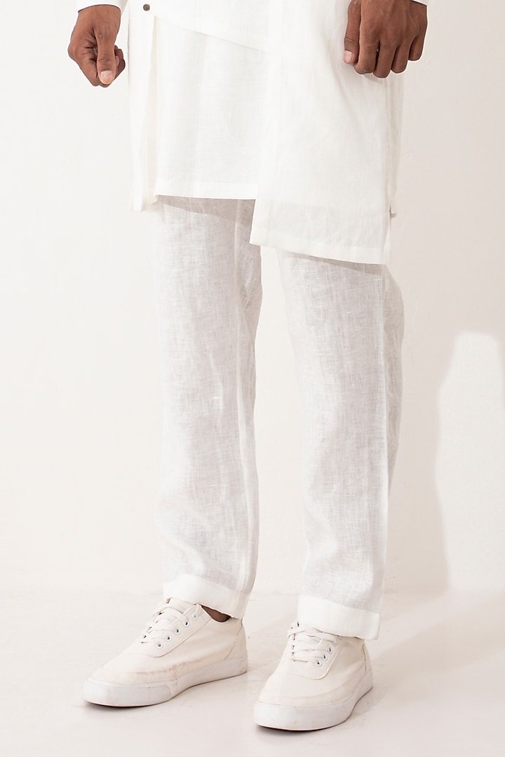 White Linen Paneled Kurta Set by Son Of A Noble SNOB Men at Pernia's Pop Up Shop