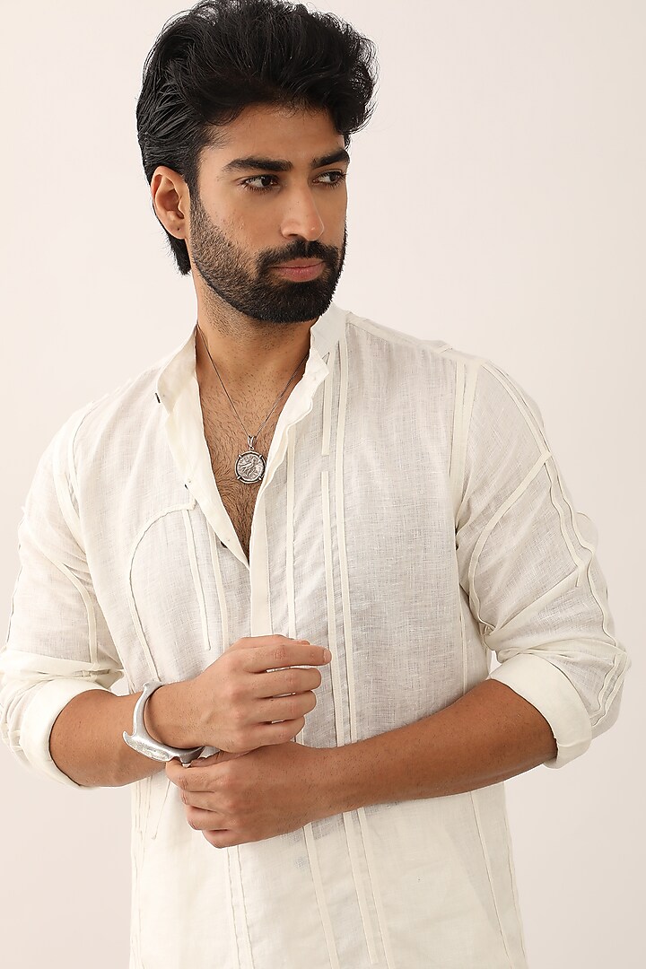 White Linen Kurta Set by Son Of A Noble SNOB Men at Pernia's Pop Up Shop