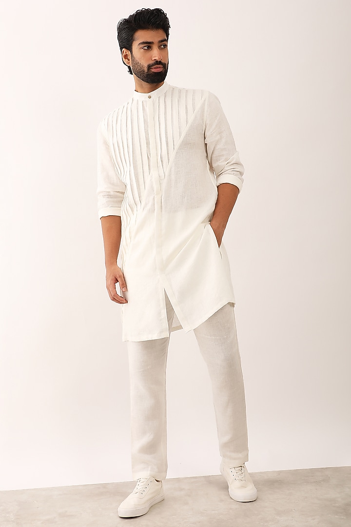 White Linen Kurta Set by Son Of A Noble SNOB Men at Pernia's Pop Up Shop