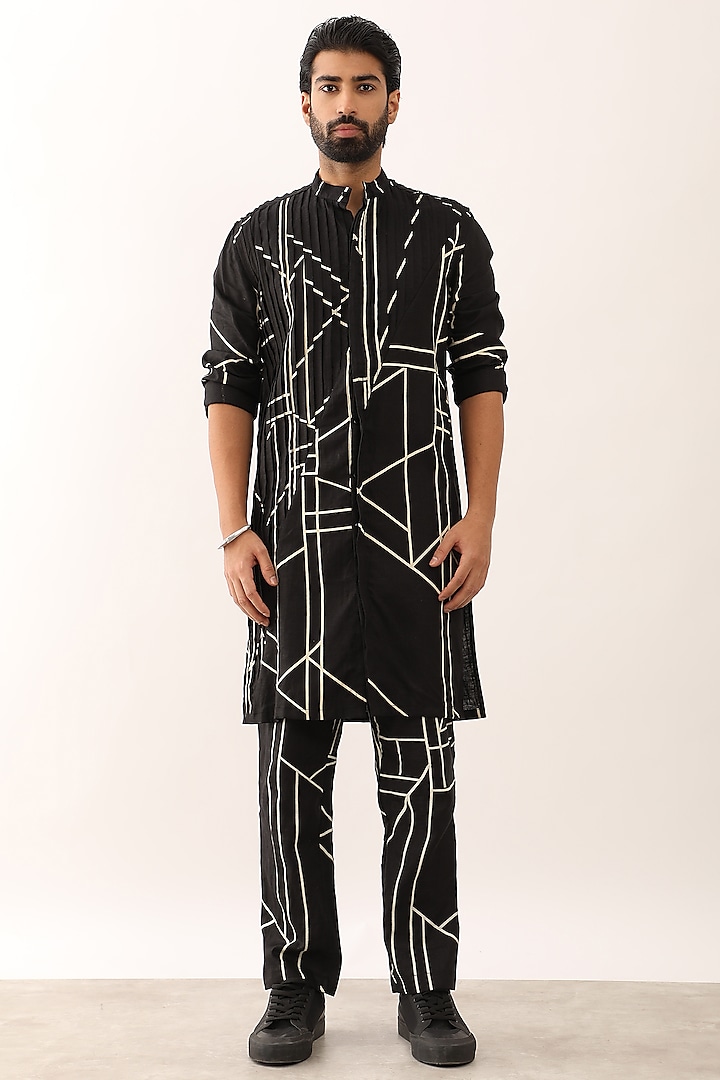 Black Linen Printed Kurta Set by Son Of A Noble SNOB Men at Pernia's Pop Up Shop