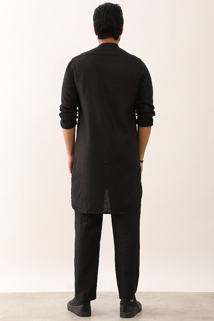 Black Linen Kurta Set by Son Of A Noble SNOB Men at Pernia's Pop Up Shop