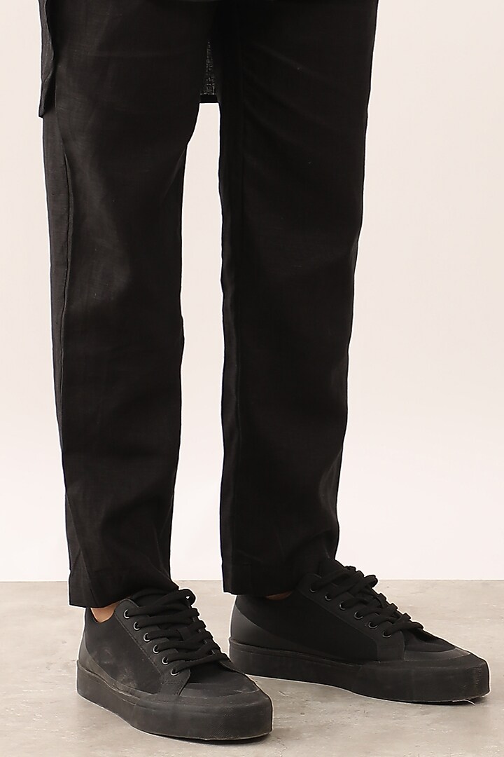 Black Linen Kurta Set by Son Of A Noble SNOB Men at Pernia's Pop Up Shop