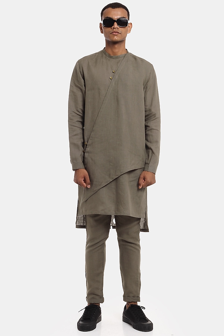 Green Asymmetrical Kurta by Son Of A Noble SNOB Men at Pernia's Pop Up Shop