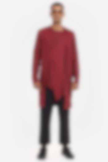 Red Asymmetrical Kurta Set by Son Of A Noble SNOB Men at Pernia's Pop Up Shop