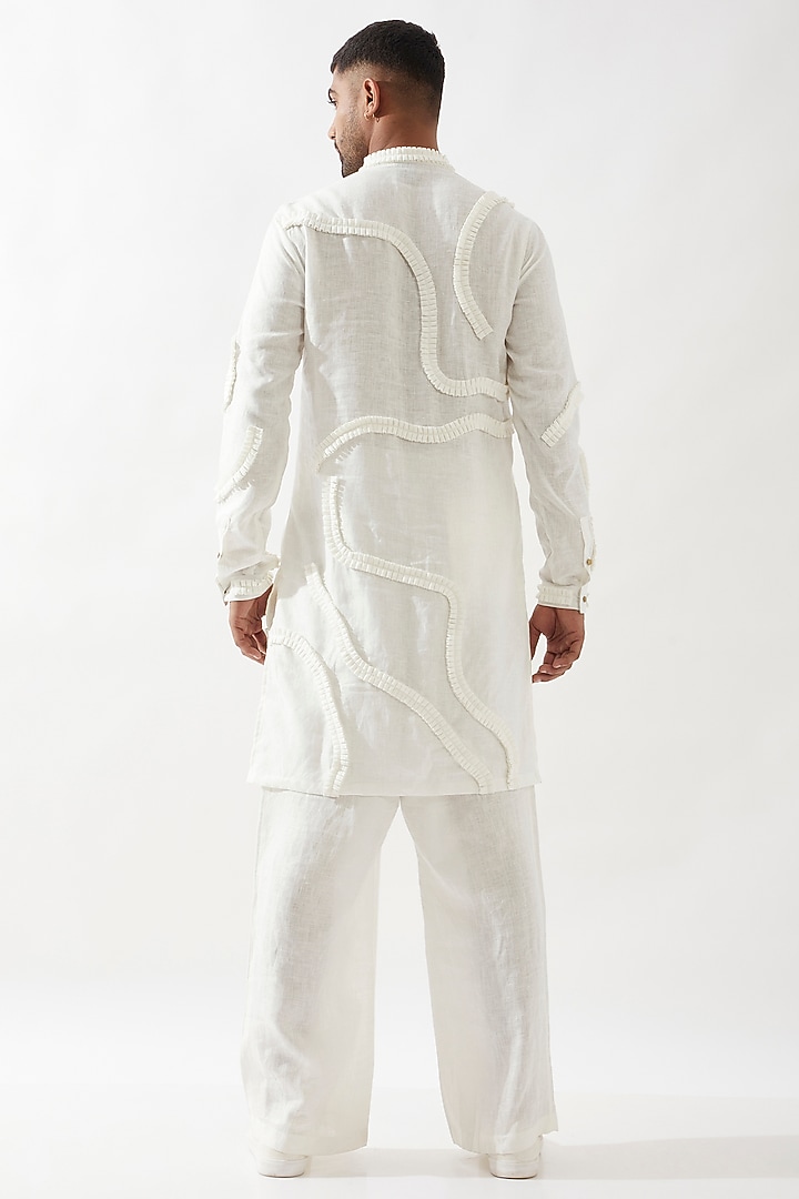 White Linen Textured Kurta Set by Son Of A Noble SNOB Men at Pernia's Pop Up Shop