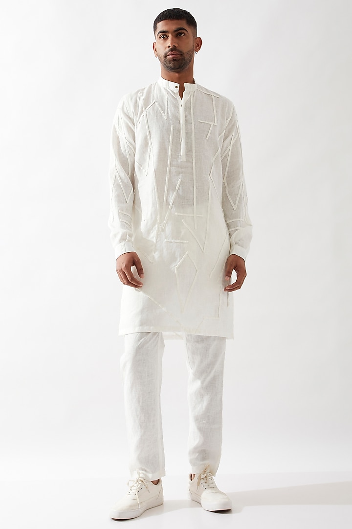 White Linen Applique Textured Kurta Set by Son Of A Noble SNOB Men at Pernia's Pop Up Shop