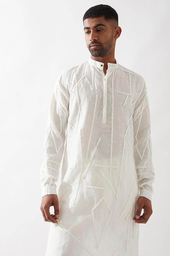 White Linen Applique Textured Kurta Set by Son Of A Noble SNOB Men at Pernia's Pop Up Shop