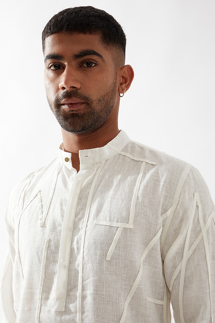 White Linen Applique Textured Kurta Set by Son Of A Noble SNOB Men at Pernia's Pop Up Shop