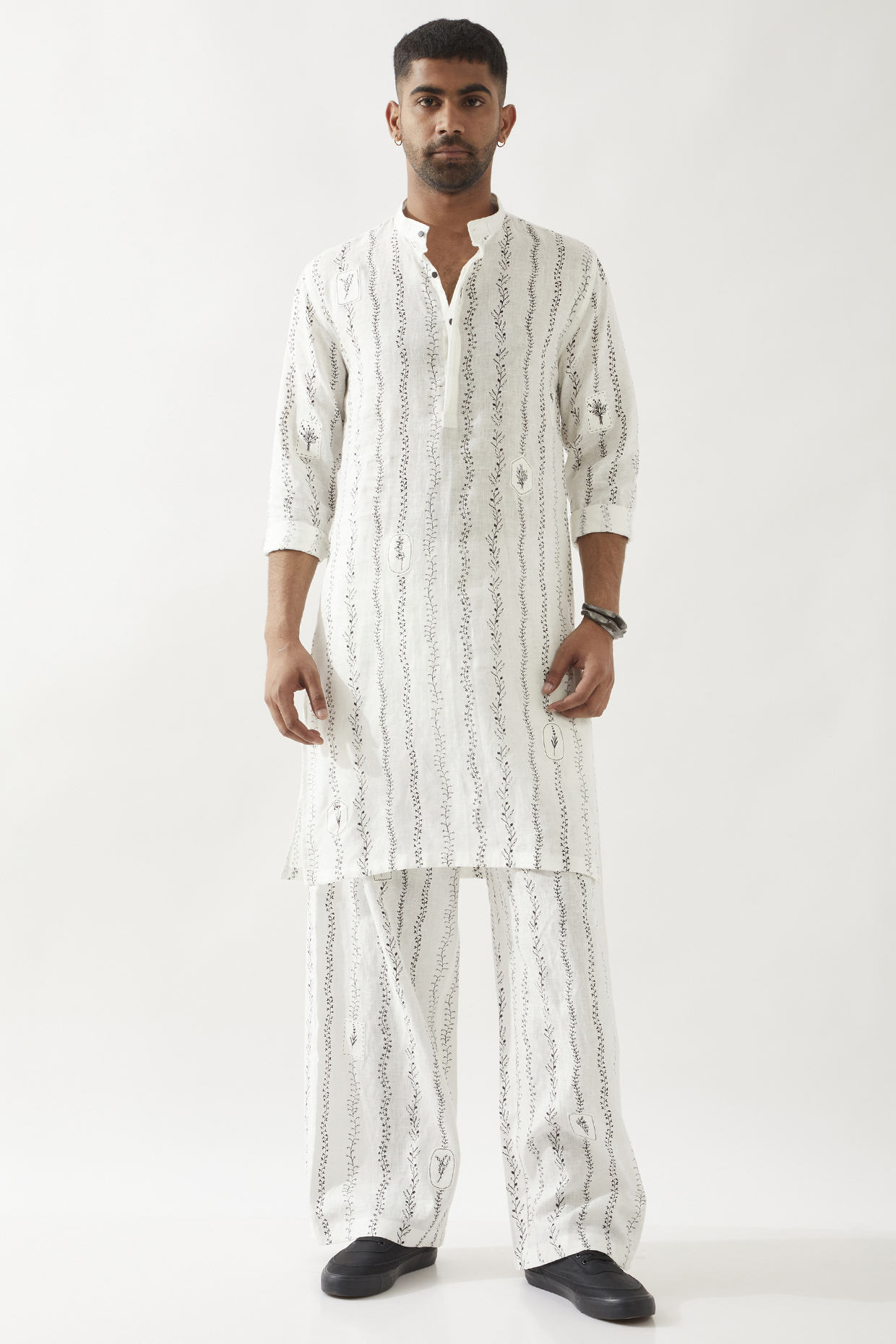 White Linen Printed Kurta Set by Son Of A Noble SNOB Men at Pernia's Pop Up Shop