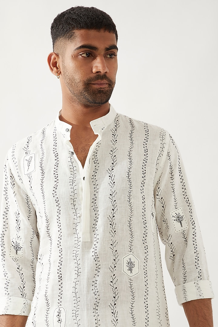 White Linen Printed Kurta Set by Son Of A Noble SNOB Men at Pernia's Pop Up Shop