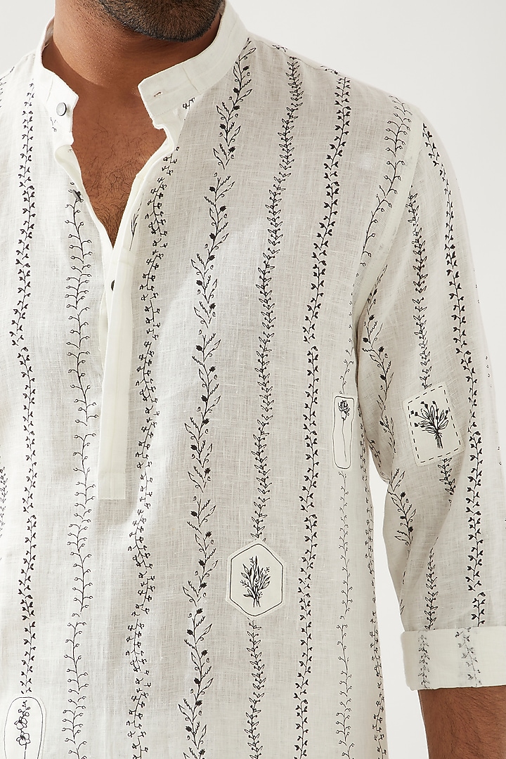 White Linen Printed Kurta Set by Son Of A Noble SNOB Men at Pernia's Pop Up Shop