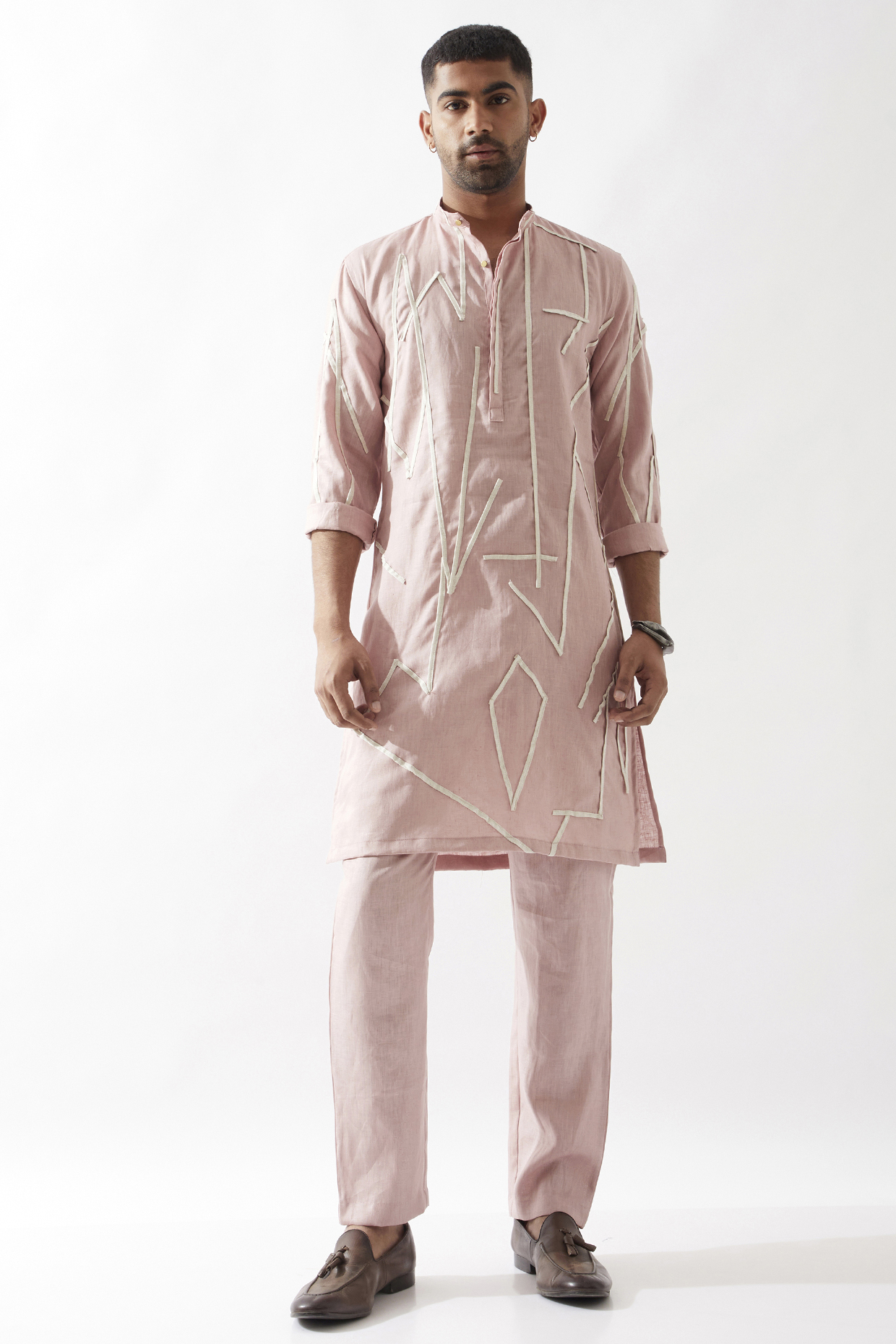 Pink Linen Applique Textured Kurta Set by Son Of A Noble SNOB Men at Pernia's Pop Up Shop
