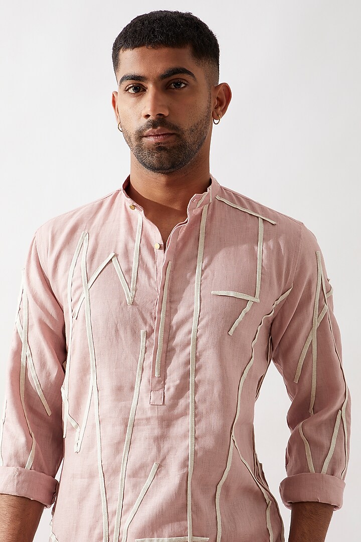 Pink Linen Applique Textured Kurta Set by Son Of A Noble SNOB Men at Pernia's Pop Up Shop