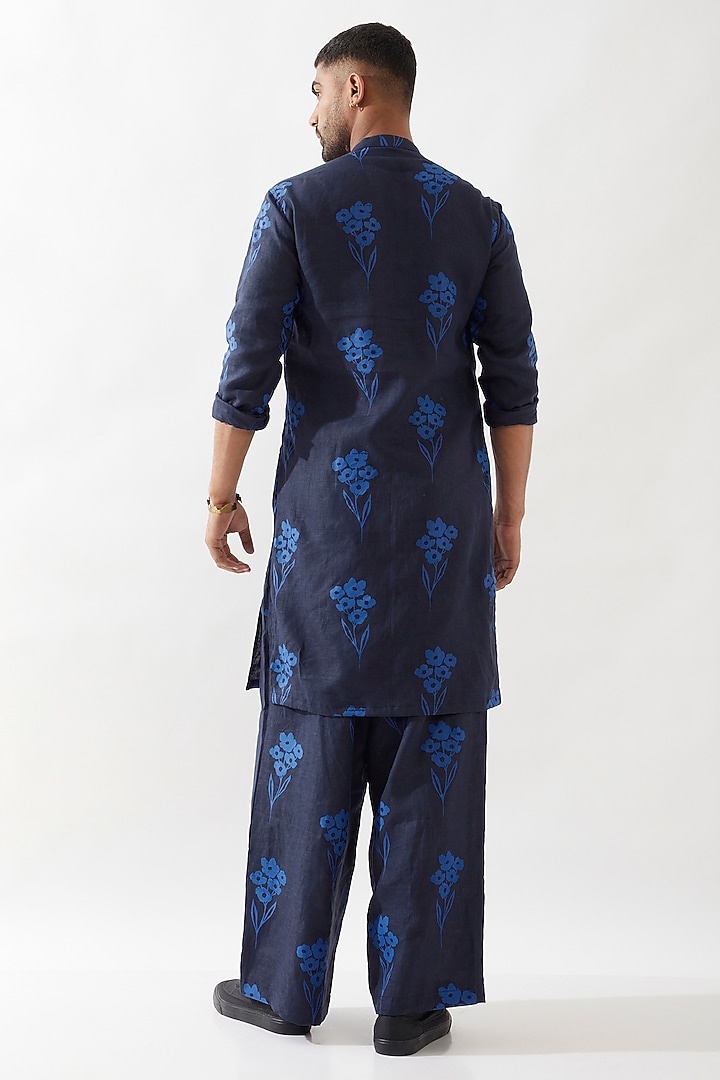 Navy Linen Printed Kurta by Son Of A Noble SNOB Men at Pernia's Pop Up Shop