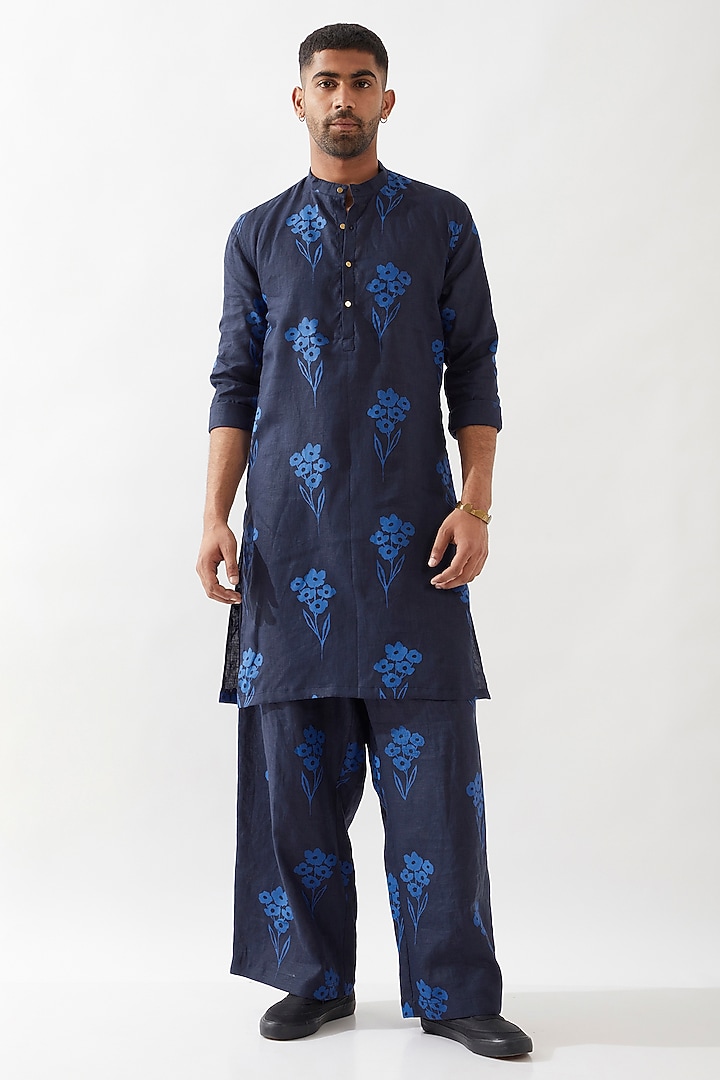 Navy Linen Printed Kurta by Son Of A Noble SNOB Men at Pernia's Pop Up Shop