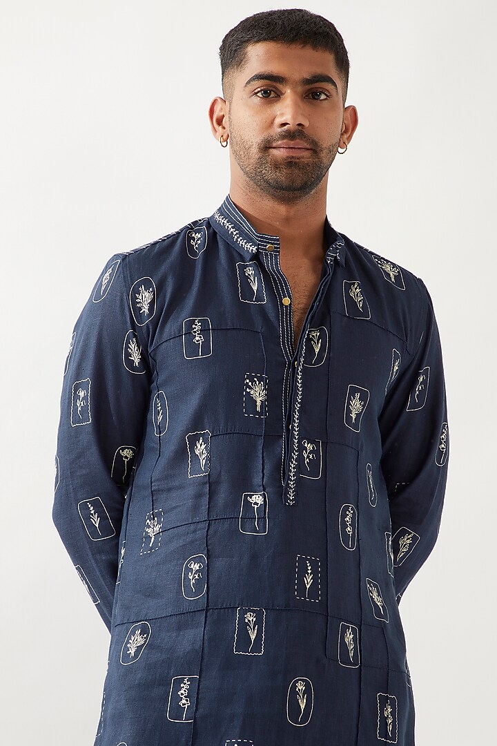 Navy Linen Printed Kurta by Son Of A Noble SNOB Men at Pernia's Pop Up Shop