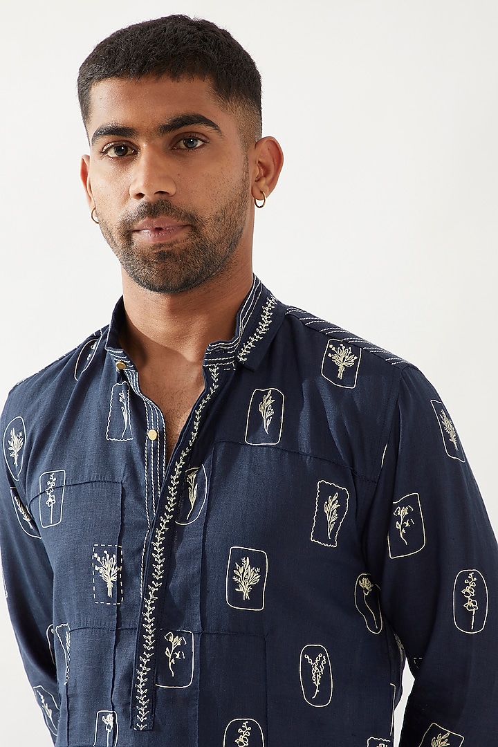Navy Linen Printed Kurta by Son Of A Noble SNOB Men at Pernia's Pop Up Shop