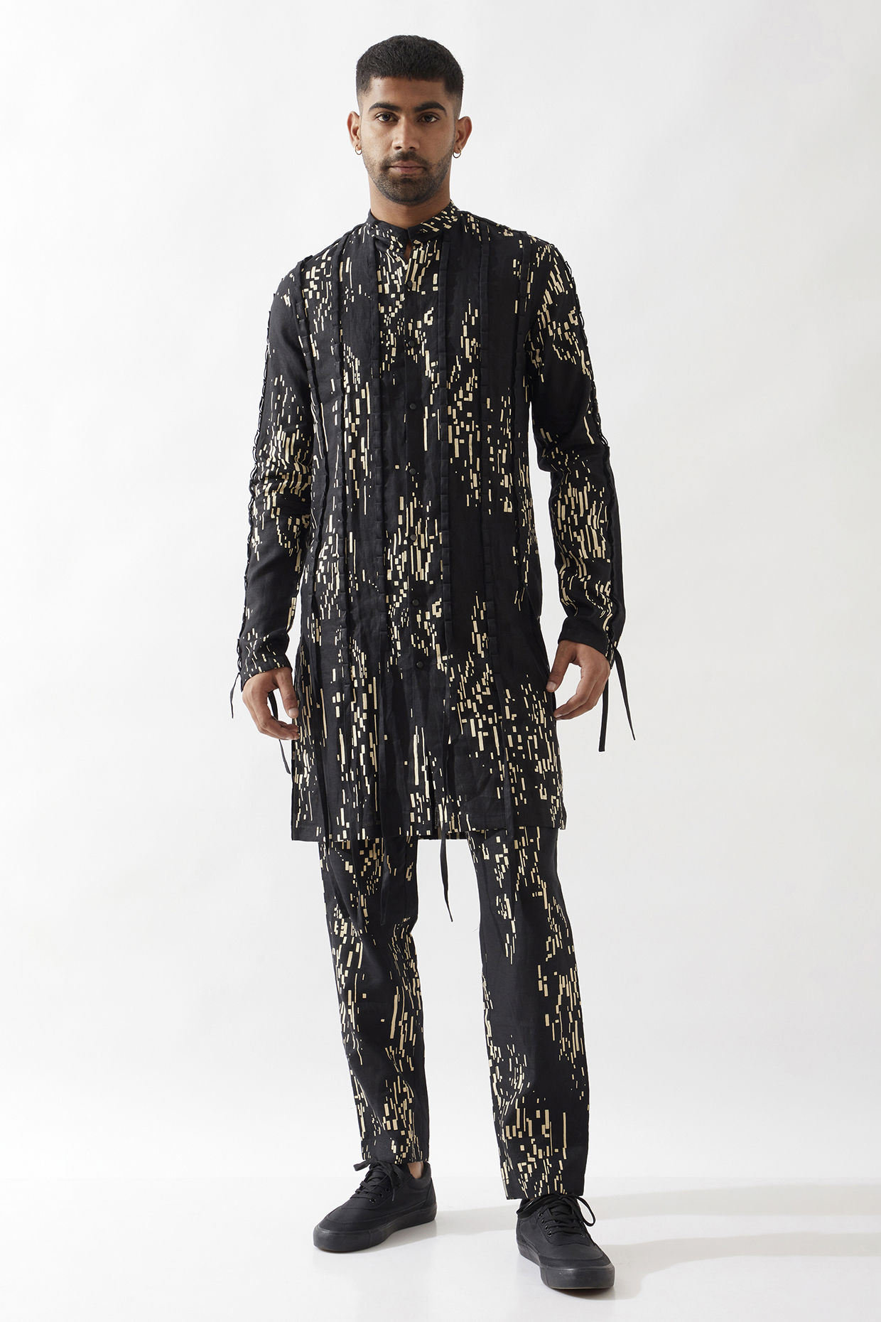 Black Linen Printed Kurta by Son Of A Noble SNOB Men