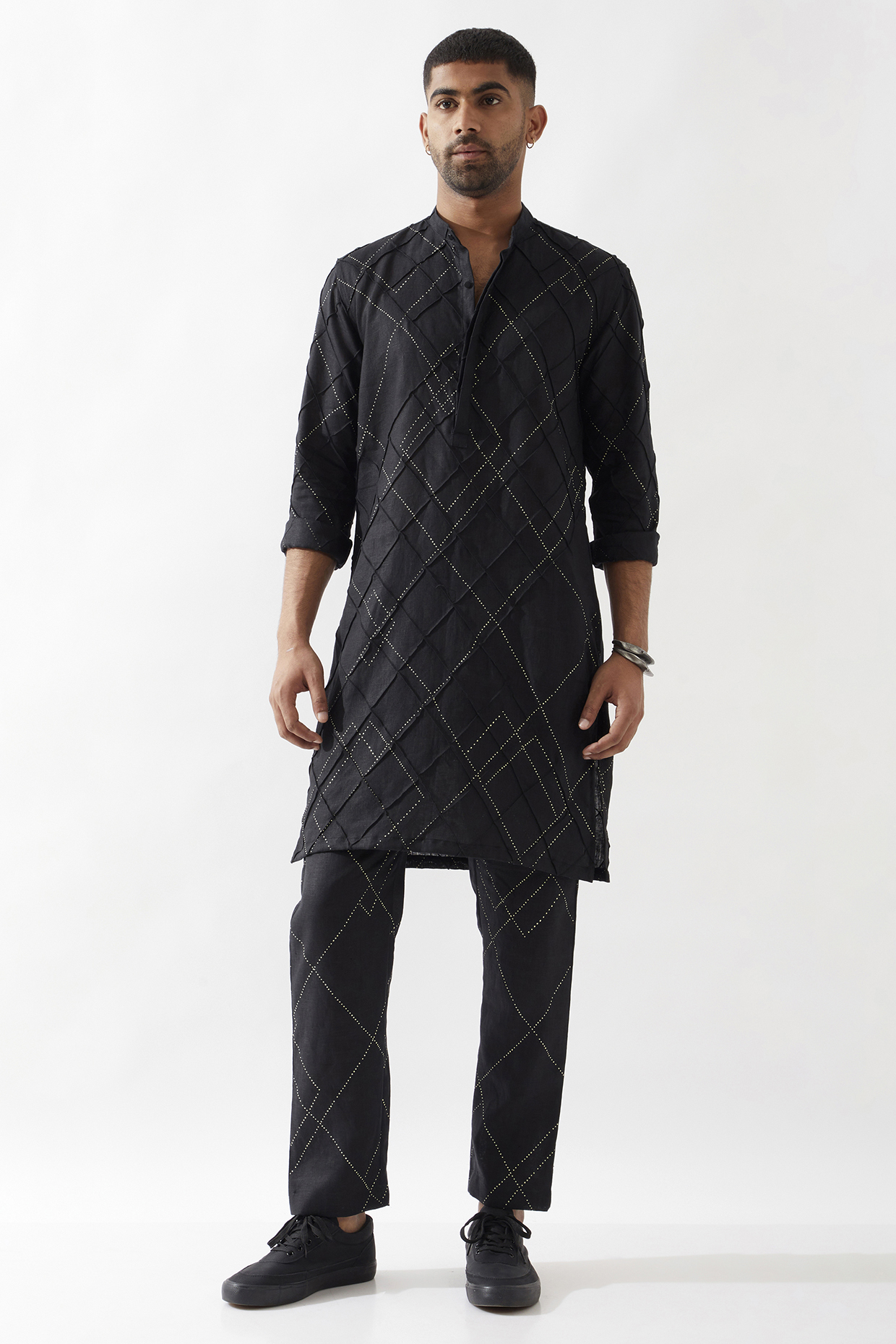 Black Linen Printed Kurta by Son Of A Noble SNOB Men
