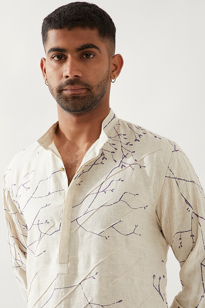 Ivory Linen Printed & Pintuck Textured Kurta by Son Of A Noble SNOB Men at Pernia's Pop Up Shop