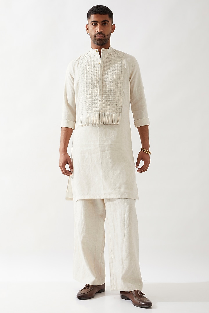Ivory Linen Textured Kurta by Son Of A Noble SNOB Men at Pernia's Pop Up Shop