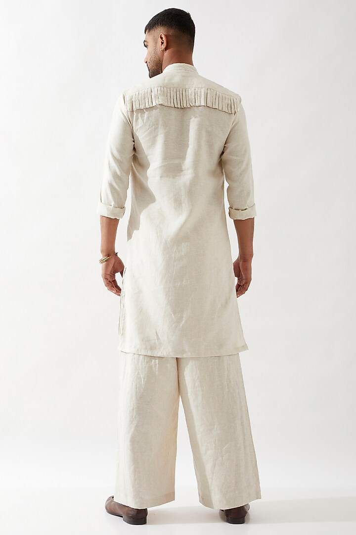 Ivory Linen Textured Kurta by Son Of A Noble SNOB Men at Pernia's Pop Up Shop