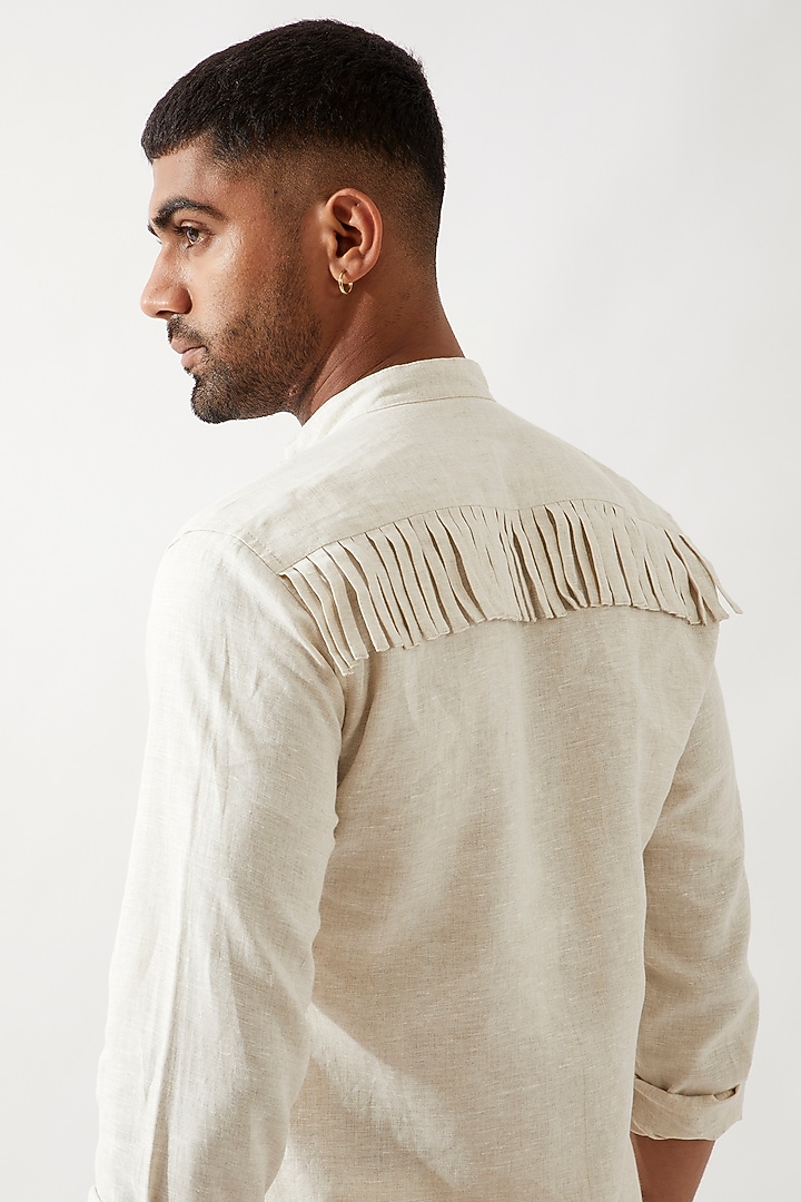 Ivory Linen Textured Kurta by Son Of A Noble SNOB Men at Pernia's Pop Up Shop