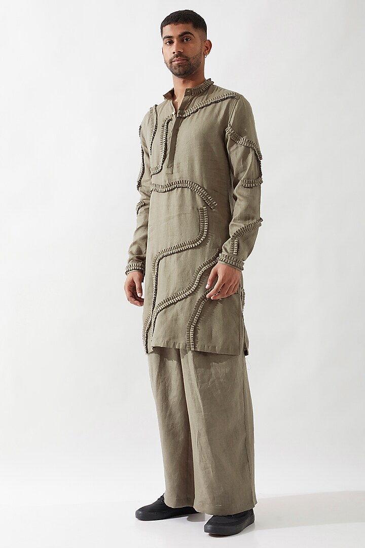 Olive Linen Caterpillar Textured Kurta by Son Of A Noble SNOB Men at Pernia's Pop Up Shop