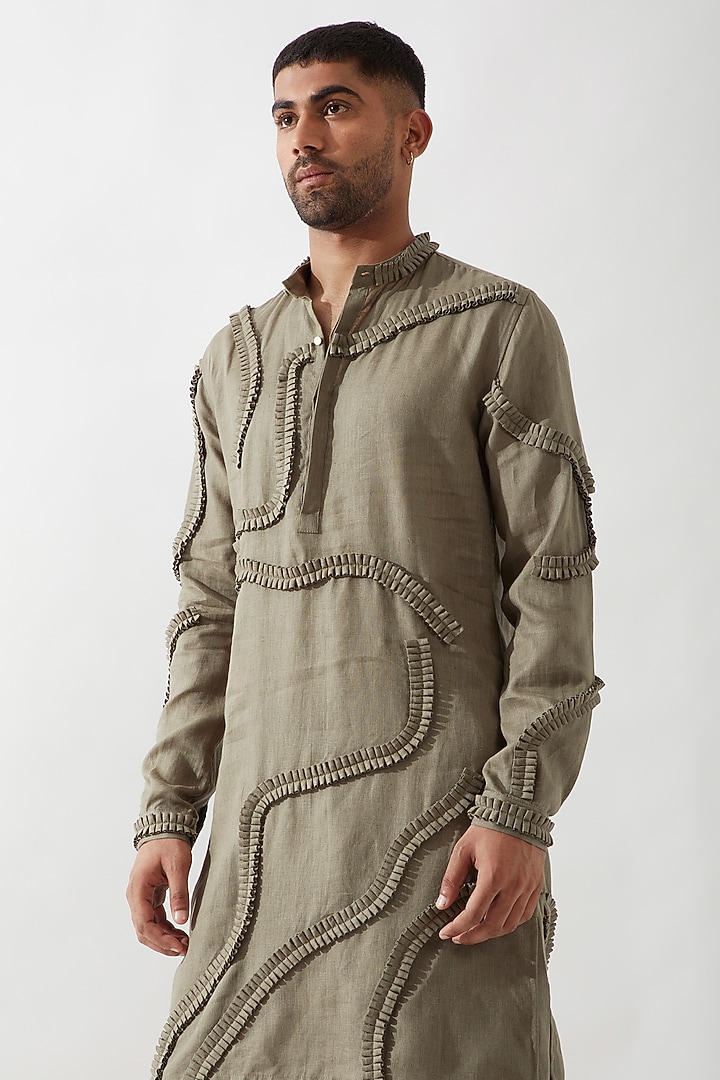 Olive Linen Caterpillar Textured Kurta by Son Of A Noble SNOB Men at Pernia's Pop Up Shop