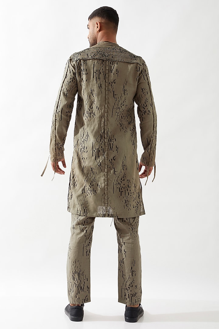 Olive Linen Printed Caterpillar Textured Kurta by Son Of A Noble SNOB Men at Pernia's Pop Up Shop