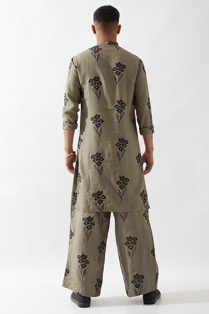 Olive Linen Printed Kurta by Son Of A Noble SNOB Men at Pernia's Pop Up Shop